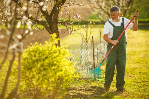 Seasonal hedge maintenance in Wennington